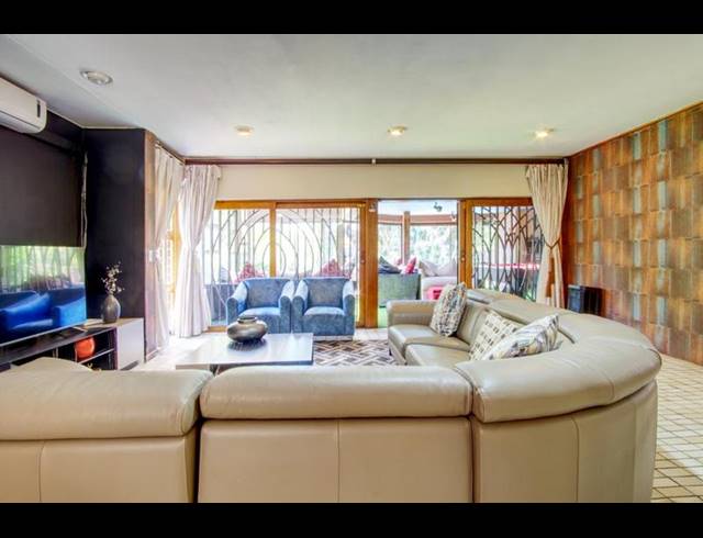 5 BEDROOM HOUSE FOR SALE IN VICTORY PARK